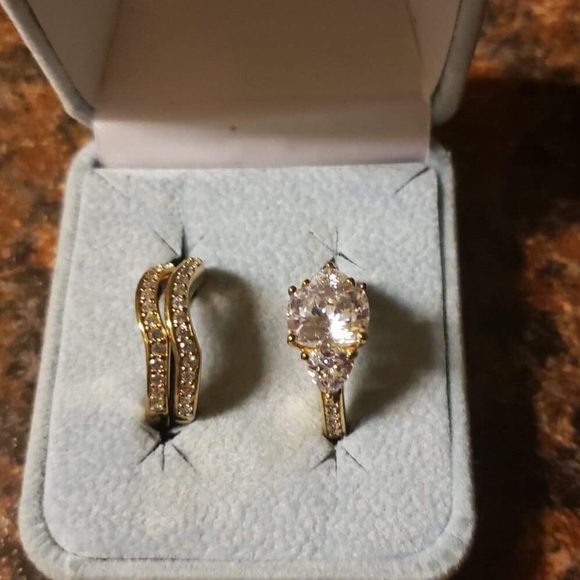 Qvc rings. CZ . Size 4 - Picture 5 of 10